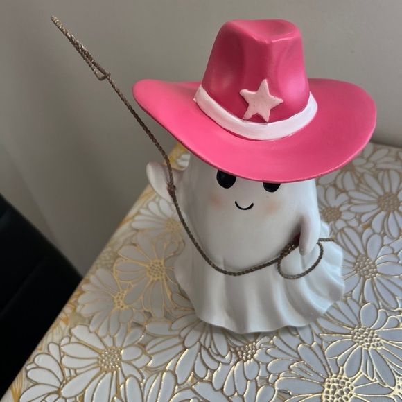 Cowboy Ghost with Pink Hat  and Lasso - Picture 4 of 4